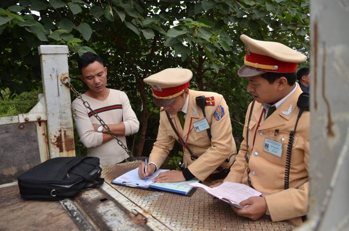 Hà Nội Xử lý một số trường hợp xe tải đi vào đường cấm