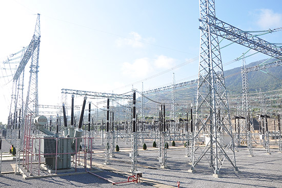 Gắn biển công trình đường dây 500 KV Sơn La – Lai Châu chào mừng Đại hội lần thứ XII của Đảng