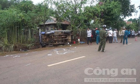 Bà Rịa-Vũng Tàu Ô tô tải lao qua đường đâm 4 học sinh thương vong