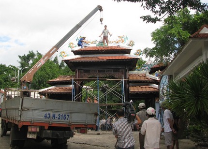 Chính thức tháo dỡ biệt phủ xây dựng không phép trên núi Hải Vân