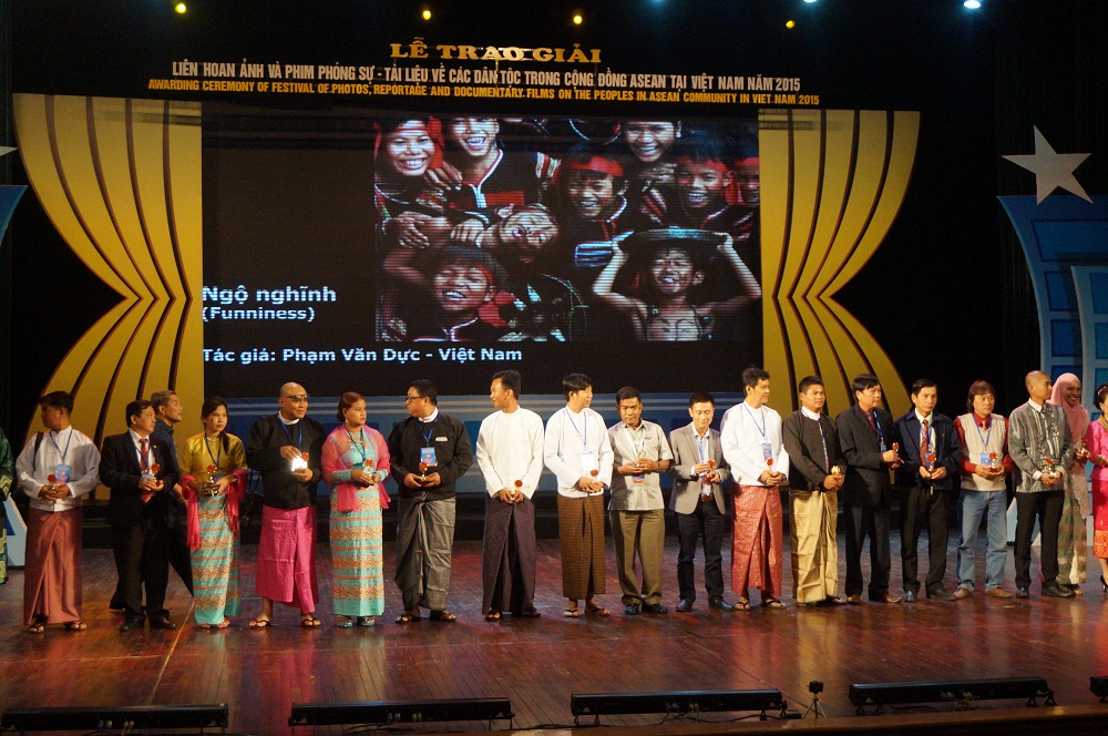 Lễ Tổng kết và Trao giải Liên hoan Ảnh và Phim Phóng sự - Tài liệu về các Dân tộc trong cộng đồng ASEAN năm 2015