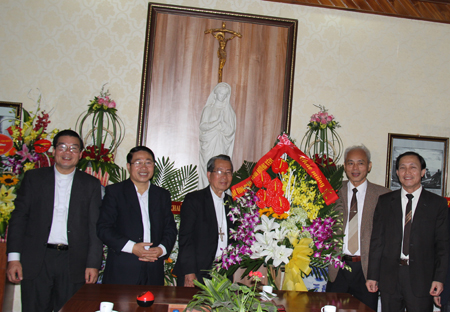 Hưng Yên Thăm, tặng quà dịp Giáng sinh