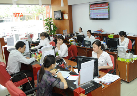 Giao dịch bình quân liên ngân hàng biến động trái chiều ở các kỳ hạn chủ chốt