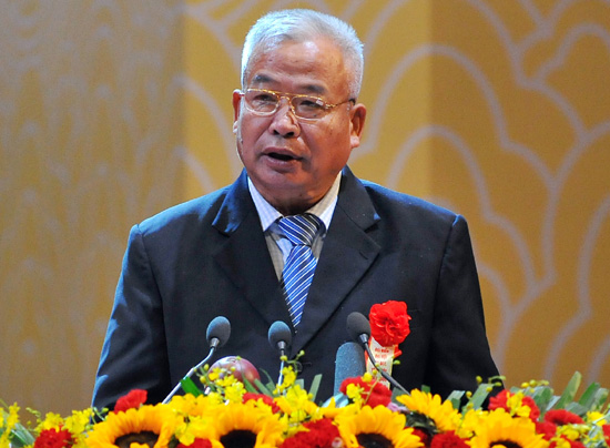 Học và làm theo Bác Hết lòng vì nhân dân