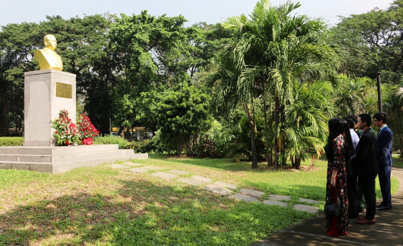 Đại sứ quán Việt Nam tại Philippines chúc mừng 40 năm ngày Quốc khánh Lào