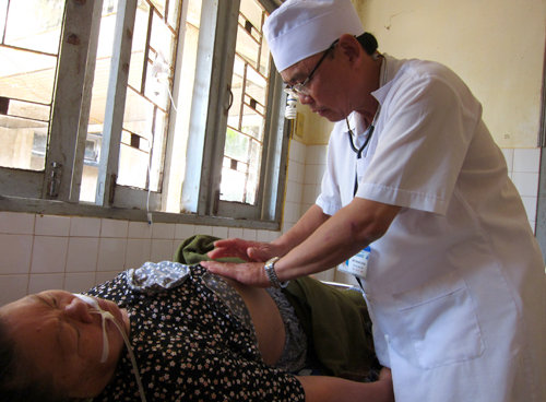 Bình Thuận Người thầy thuốc nặng lòng với đảo xa