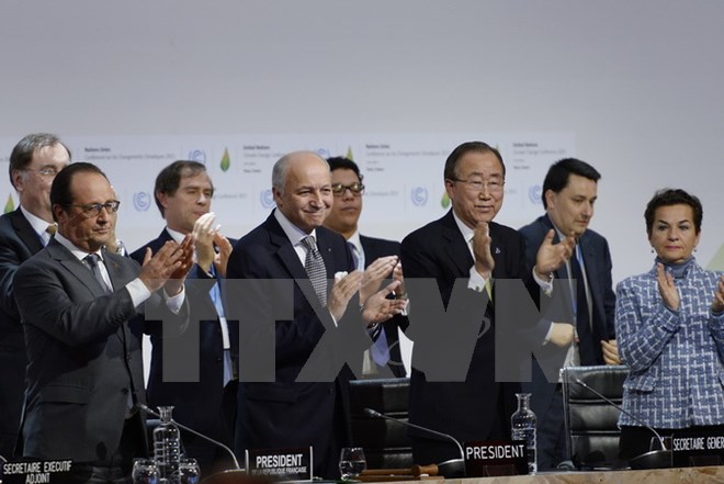 Hội nghị COP21 thông qua thỏa thuận chống biến đổi khí hậu toàn cầu