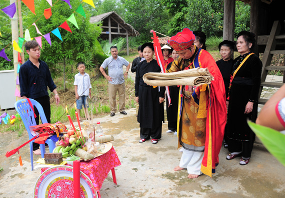 Lễ cấp sắc cho Then của người Tày