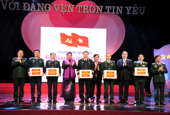 “Với Đảng vẹn tròn tin yêu”