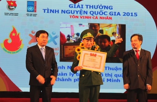 Người chiến sỹ hết lòng vì bà con xã đảo
