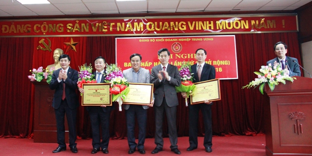 Triển khai thực hiện đồng bộ, quyết liệt nhiệm vụ tái cơ cấu trong năm 2016