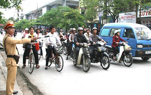 Tiền Giang triển khai nhiều biện pháp thực hiện Năm An toàn giao thông 2016