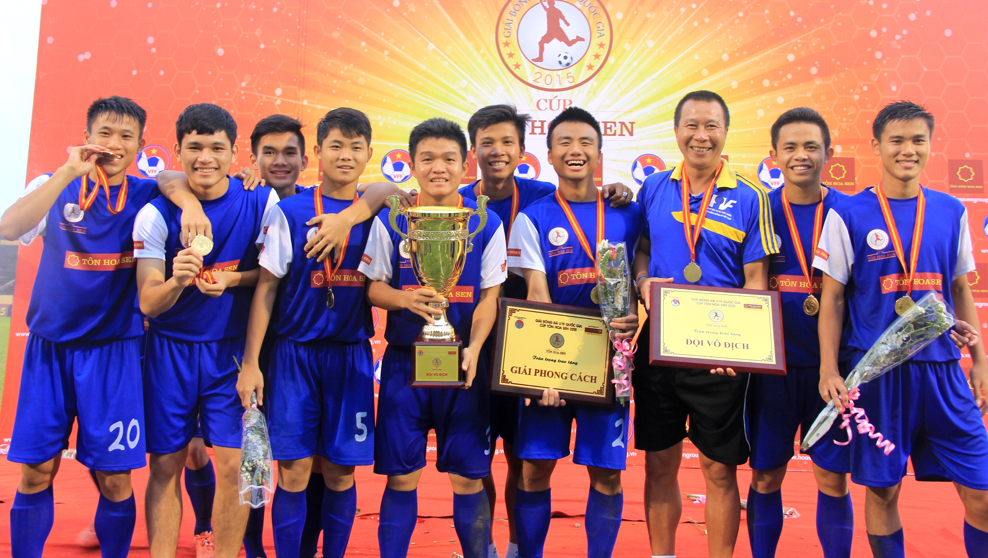 21 đội bóng tham dự giải U19 quốc gia 2016