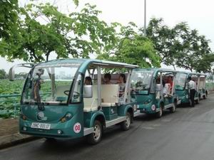 Thí điểm xe điện 4 bánh phục vụ khách du lịch