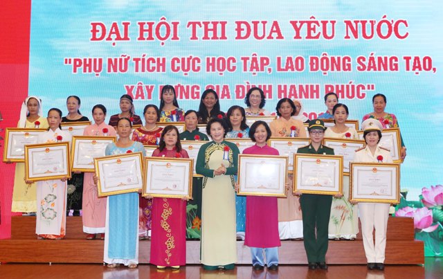 Thầy thuốc ưu tú say mê nghiên cứu khoa học