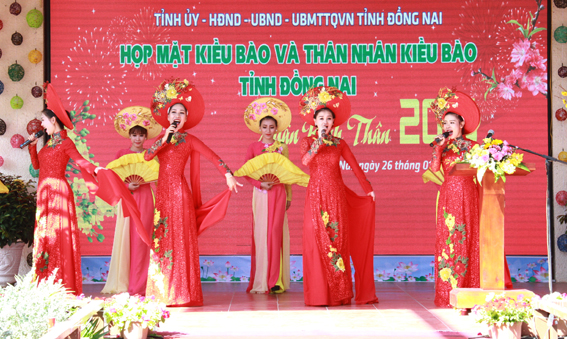 Ấm áp mùa xuân quê hương