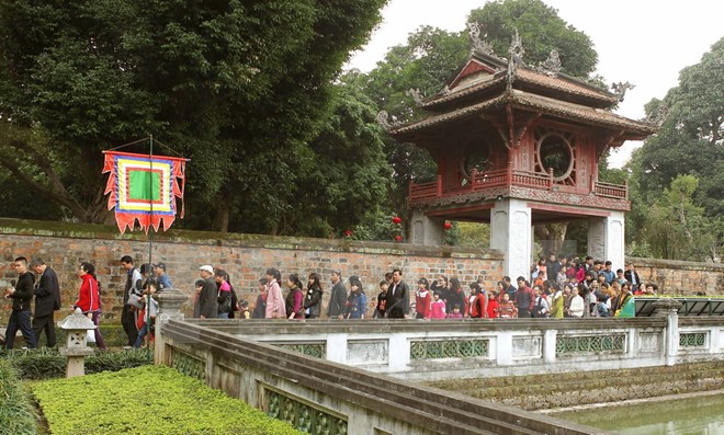 Dịp Tết Nguyên đán, 15 vạn lượt khách tới thăm Văn Miếu – Quốc Tử Giám