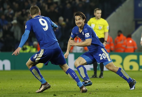 Hạ Newcastle, Leicester thẳng tiến tới chức vô địch