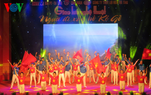 Giao lưu nghệ thuật “Người đi xây hồ Kẻ Gỗ”