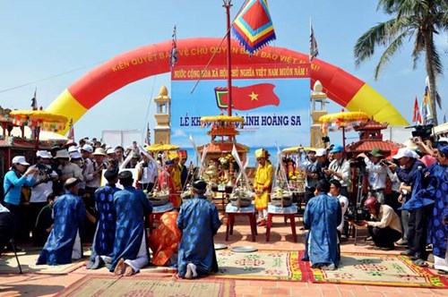 Triển lãm ảnh “Đất và người trên quê hương Hải đội Hoàng Sa”