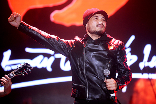 Vĩnh biệt, bàn tay thắp lửa