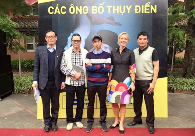 Khai mạc triển lãm ảnh “Những ông bố Thụy Điển”, phát động Cuộc thi ảnh Những ông bố Việt Nam