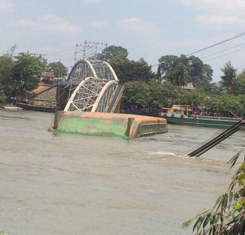 Sập cầu Ghềnh ở thành phố Biên Hòa Đồng Nai