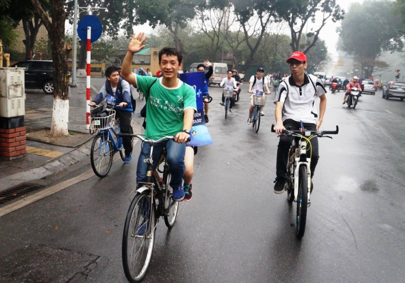 Sinh viên Đại học RMIT Việt Nam hưởng ứng Giờ Trái đất 2016