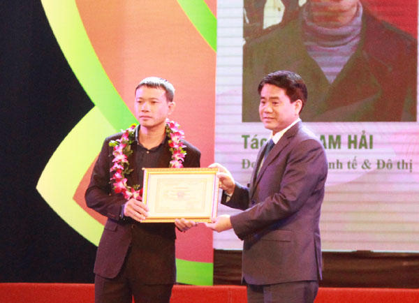 Hà Nội Biểu dương trên 7,8 nghìn tập thể, cá nhân là gương điển hình tiên tiến