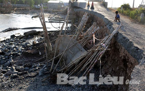 Nông dân chung tay khắc phục thiên tai, đảm bảo phục vụ sản xuất