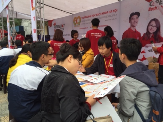 Ngày hội Tư vấn tuyển sinh – hướng nghiệp 2016