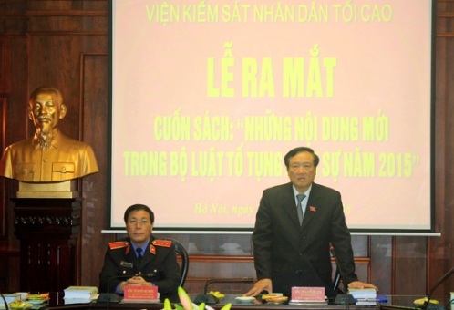 Ra mắt cuốn sách “Những nội dung mới trong Bộ luật tố tụng hình sự năm 2015
