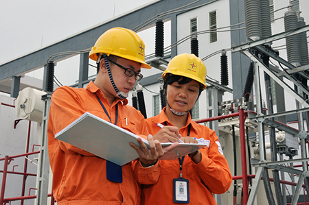 Góp sức mang dòng điện đến với vùng quê