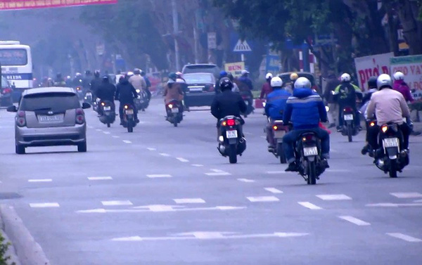 Khẩn trương khảo sát thực trạng tổ chức giao thông tuyến đường xi – nhan trái nhưng  đi thẳng