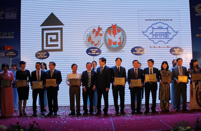 Bảo tàng Dân tộc học Việt Nam đoạt Giải thưởng “Điểm đến hấp dẫn nhất Việt Nam năm 2015”