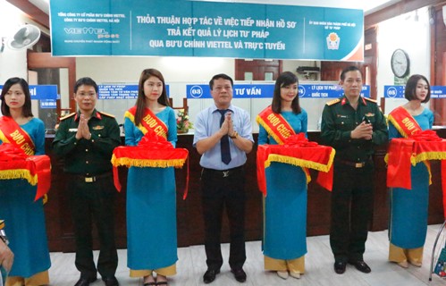 Phối hợp tiếp nhận hồ sơ, trả kết quả lý lịch tư pháp qua dịch vụ bưu chính và trực tuyến cho người dân