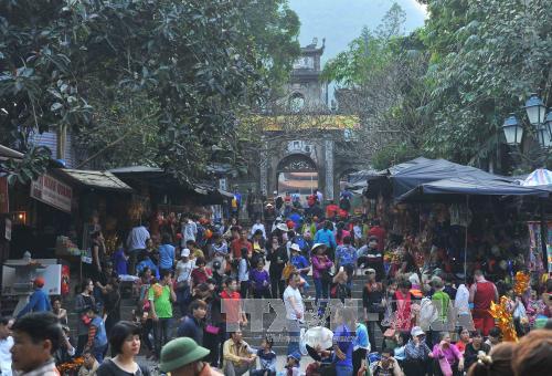 Lễ hội chùa Hương 2016 thu hút 1,5 triệu lượt khách