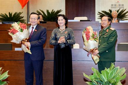 Đại tướng Đỗ Bá Tỵ và đồng chí Phùng Quốc Hiển được bầu giữ chức Phó Chủ tịch Quốc hội