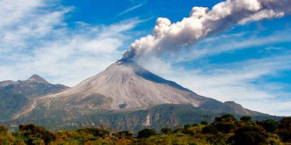 Mexico Núi lửa Colima phun trào