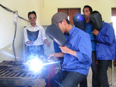 Đề xuất danh mục công việc có yêu cầu nghiêm ngặt về an toàn, vệ sinh lao động