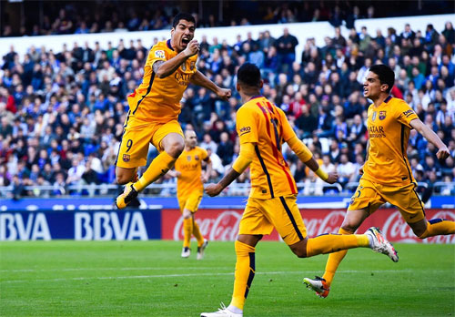 Hủy diệt Deportivo, Barca trở lại đường đua