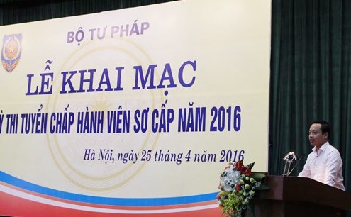 Khai mạc kỳ thi tuyển Chấp hành viên sơ cấp năm 2016