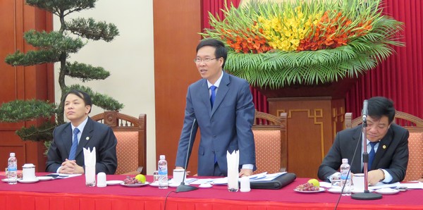 Đồng chí Võ Văn Thưởng gặp mặt các điển hình tiên tiến học tập và làm theo tấm gương đạo đức Hồ Chí Minh thành phố Vinh