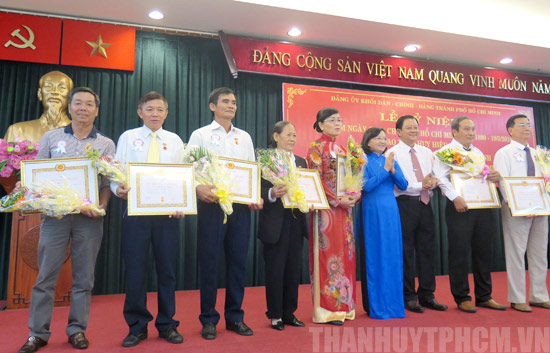TP Hồ Chí Minh Tuyên dương điển hình học tập và làm theo tấm gương đạo đức Hồ Chí Minh