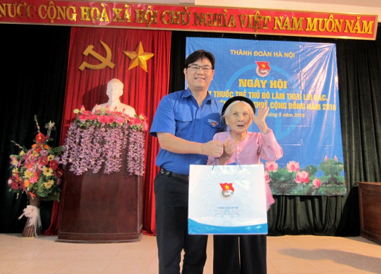 Ngày hội Thầy thuốc trẻ Thủ đô làm theo lời Bác