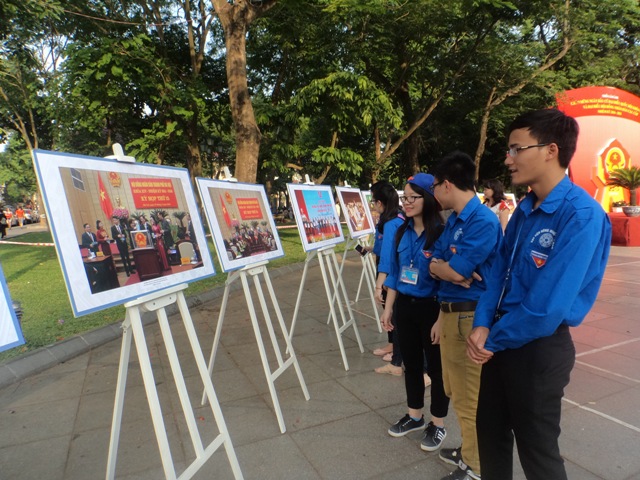 Triển lãm ảnh “Ngày hội của toàn dân”