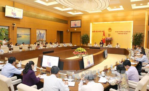 Phiên họp thứ 48 của Ủy ban Thường vụ Quốc hội Thông qua hai dự thảo Nghị quyết