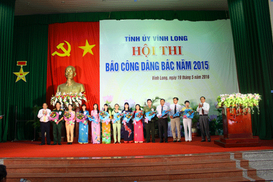 Vĩnh Long Hơn 22 000 tập thể và cá nhân được biểu dương, khen thưởng qua 5 năm thực hiện Chỉ thị 03-CT TW