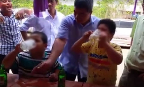 Cần nhanh chóng xác minh, xử lý hành vi cổ vũ, ép trẻ em uống bia