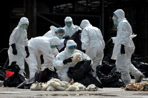 Hong Kong Trung Quốc tạm dừng hoạt động mua bán gia cầm sống sau khi phát hiện virus H7N9